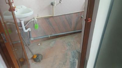 Bathroom Image of 545 Sq.ft 1 BHK Builder Floor for rent in Keshtopur Kolkata for Rs. 7450