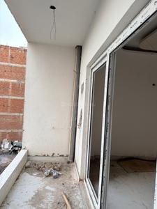 Balcony Image of 650 Sq.ft 1 BHK Apartment / Flat for sale in Sector 101 Noida for Rs. 3000000