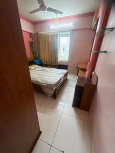 Bedroom Image of 875 Sq.ft 2 BHK Apartment / Flat for rent in Evershine Millennium Paradise, Kandivali East Mumbai for Rs. 60000