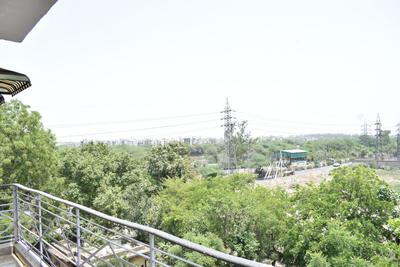 Balcony Image of 800 Sq.ft 2 BHK Apartment / Flat for sale in Arunodaya apartment, Vikaspuri New Delhi for Rs. 10500000