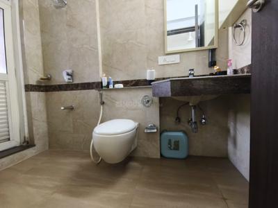 Bathroom Image of 840 Sq.ft 2 BHK Apartment / Flat for sale in K Raheja Interface Heights, Malad West Mumbai for Rs. 24500000