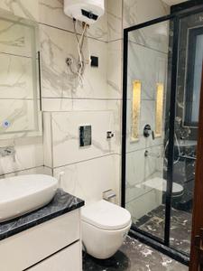 Bathroom Image of 2850 Sq.ft 4 BHK Builder Floor for sale in DLF Phase 2 Gurgaon for Rs. 47000000