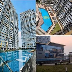 Image of 980 Sq.ft 2 BHK Apartment / Flat for sale in Amanora Gold Towers, Hadapsar, Pune for Rs. 10300000