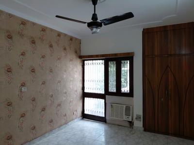 Bedroom Image of 1550 Sq.ft 3 BHK Apartment / Flat for rent in Sarita Vihar New Delhi for Rs. 45000