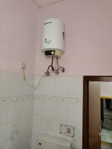 Bathroom Image of 1200 Sq.ft 1 RK Builder Floor for rent in Gomti Nagar Lucknow for Rs. 8000
