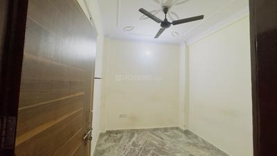 Bedroom Image of 650 Sq.ft 2 BHK Builder Floor for rent in Paharganj New Delhi for Rs. 20000