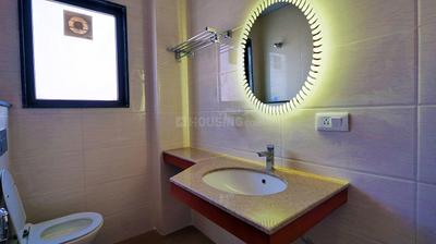 Bathroom Image of 250 Sq.ft 1 RK Apartment / Flat for rent in Sector 15 Gurgaon for Rs. 24000
