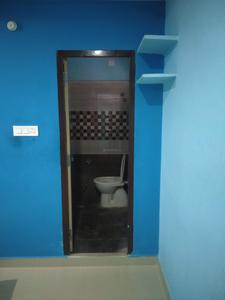Bathroom Image of 650 Sq.ft 1 BHK Independent House for rent in Bharat Heavy Electricals Limited Sangareddy for Rs. 12000