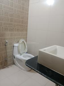 Bathroom Image of 1500 Sq.ft 1 BHK Builder Floor for rent in Sector 17 Gurgaon for Rs. 36000