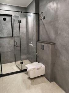 Common Bathroom Image of 1650 Sq.ft 3 BHK Builder Floor for sale in Sector 67 Gurgaon for Rs. 9900000