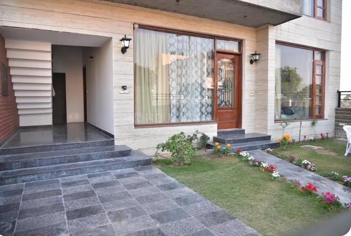 DLF Mullanpur Main Image 1