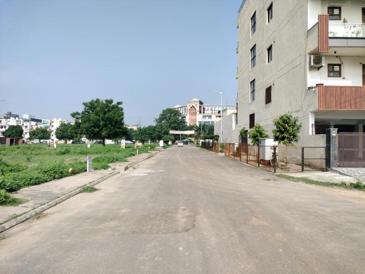 Sector 76 Main Image 1