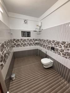 Bathroom Image of 1300 Sq.ft 2 BHK Builder Floor for rent in Edappally Kochi for Rs. 30000