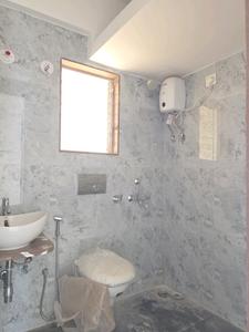 Common Bathroom One Image of 1550 Sq.ft 4 BHK Apartment / Flat for sale in Yash Platina, Virar West Virar for Rs. 16500000