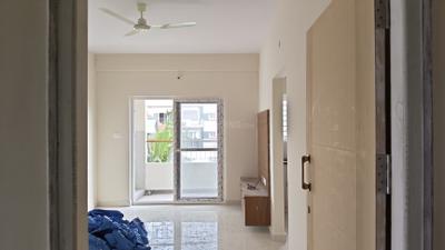 Living Room Image of 690 Sq.ft 1 BHK Apartment / Flat for rent in Kaggadasapura Bengaluru for Rs. 30000