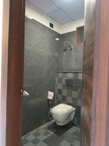 Common Bathroom Image of 1600 Sq.ft 3 BHK Builder Floor for sale in Vaishali Ghaziabad for Rs. 17000000