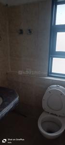 Bathroom Image of 1095 Sq.ft 2 BHK Apartment / Flat for rent in Eldeco Aamantran, Sector 119 Noida for Rs. 30000