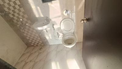 Bathroom Image of 950 Sq.ft 2 BHK Apartment / Flat for rent in Mehta Amrut Siddhi, Titwala Thane for Rs. 14000