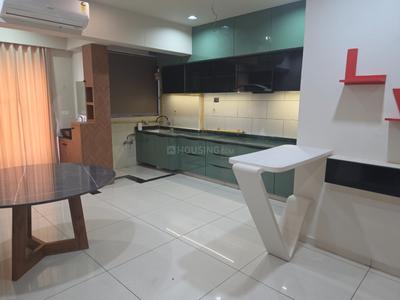 Kitchen Image of 900 Sq.ft 2 BHK Apartment / Flat for rent in Shree Narayan Exotica, Memnagar Ahmedabad for Rs. 45000