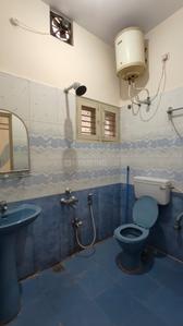 Bathroom Image of 1400 Sq.ft 2 BHK Builder Floor for rent in Domlur Layout Bengaluru for Rs. 41000