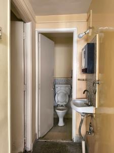 Common Bathroom One Image of 865 Sq.ft 1.5 BHK Apartment / Flat for rent in Nikash Lawns, Pashan Pune for Rs. 22000