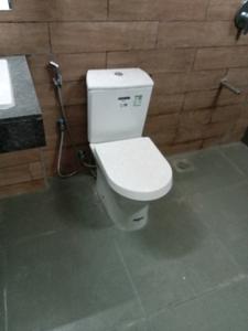 Common Bathroom Image of 1320 Sq.ft 3 BHK Apartment / Flat for sale in Rustomjee Seasons, Bandra East Mumbai for Rs. 65000000