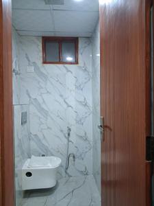 Common Bathroom Image of 1550 Sq.ft 3 BHK Apartment / Flat for sale in Sector 104 Noida for Rs. 7080000