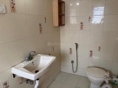 Bathroom Image of 2000 Sq.ft 4 BHK Independent House for rent in Sai Niwas, Mohammed Wadi Pune for Rs. 38000