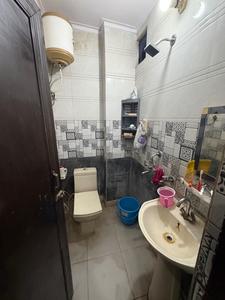 Bathroom Image of 600 Sq.ft 2 BHK Builder Floor for rent in Uttam Nagar New Delhi for Rs. 13999