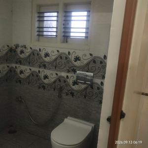 Bathroom Image of 1100 Sq.ft 2 BHK Apartment / Flat for rent in Lakshmipuram Mysore for Rs. 10500