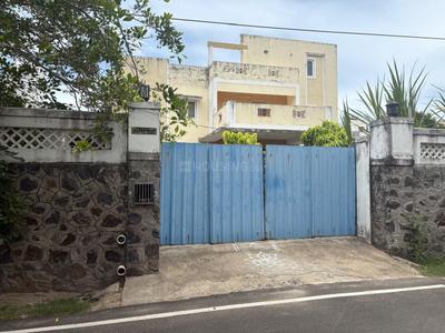 Image of 8300 Sq.ft Residential Plot / Land for sale in Kottivakkam, Chennai for Rs. 120000000
