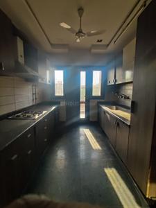 Kitchen Image of 1800 Sq.ft 3 BHK Builder Floor for rent in Anand Vihar New Delhi for Rs. 55000