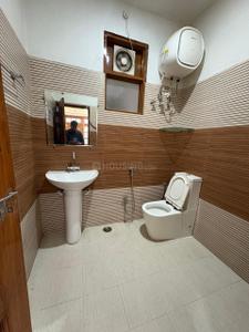 Bathroom Image of 2000 Sq.ft 5 BHK Duplex for rent in Vrindavan Yojana Lucknow for Rs. 30000