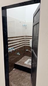 Bathroom Image of 600 Sq.ft 1 BHK Apartment / Flat for rent in Jat Colony Sikar for Rs. 10000