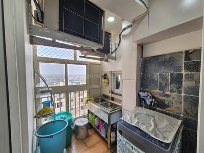 Bathroom Image of 2400 Sq.ft 4 BHK Apartment / Flat for sale in MR Platinum 321, Ghukna Ghaziabad for Rs. 20000000
