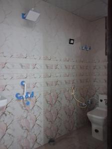 Common Bathroom Image of 950 Sq.ft 2 BHK Apartment / Flat for sale in Sector 49 Noida for Rs. 4450000