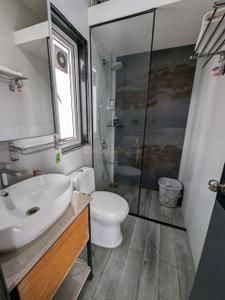 Bathroom Image of 6000 Sq.ft 6 BHK Independent House for sale in Brookside The Well Being Habitat, Parshwapuram Lonavala for Rs. 60000000