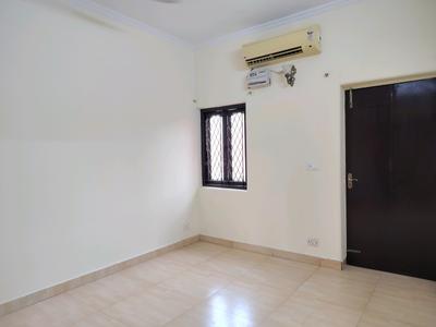 Bedroom Image of 1100 Sq.ft 3 BHK Apartment / Flat for sale in Munirka New Delhi for Rs. 26000000