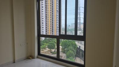 Living Room Image of 584 Sq.ft 2 BHK Apartment / Flat for sale in The Atmosphere, Mulund West Mumbai for Rs. 17400000