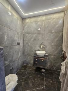 Bathroom Image of 800 Sq.ft 2 BHK Builder Floor for sale in Paschim Vihar New Delhi for Rs. 13500000
