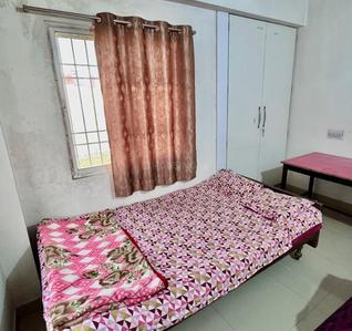 Bedroom Image of Sri Radha Home in Gardanibagh, Patna
