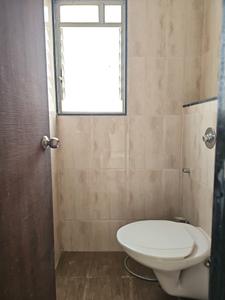 Common Bathroom One Image of 610 Sq.ft 1.5 BHK Apartment / Flat for sale in VTP Purvanchal, Kesnand Pune for Rs. 3650000