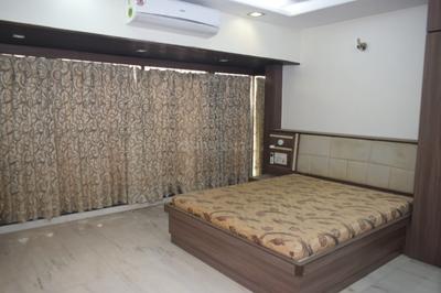 Bedroom Image of 1350 Sq.ft 3 BHK Apartment / Flat for sale in Juhu Mumbai for Rs. 52500000