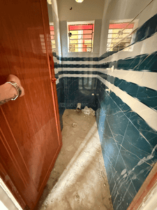 Bathroom Image of 986 Sq.ft 2 BHK Apartment / Flat for sale in Airport Gate No 2 Kolkata for Rs. 3746000