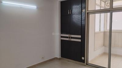 Bedroom Image of 1750 Sq.ft 3 BHK Apartment / Flat for rent in Ajnara Gen X, Crossings Republik Ghaziabad for Rs. 22000