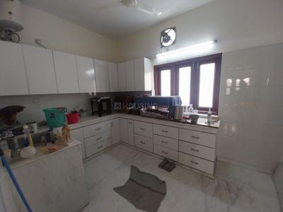 Kitchen Image of 1110 Sq.ft 2 BHK Independent House for rent in RWA Lajpat Nagar 4 Colonies, Lajpat Nagar New Delhi for Rs. 41500