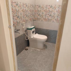 Bathroom Image of 1200 Sq.ft 2 BHK Apartment / Flat for rent in Navarkulam Puducherry for Rs. 14000
