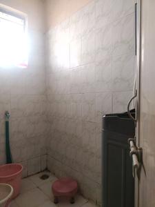 Common Bathroom One Image of 600 Sq.ft 1 BHK Apartment / Flat for sale in Anand Nagar, Sinhagad Road Pune for Rs. 6000000