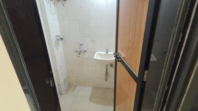 Image of 775 Sq.ft 2 BHK Apartment / Flat for rent in Evershine Millennium Paradise, Kandivali East, Mumbai for Rs. 55000