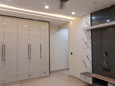 Bedroom Image of 1800 Sq.ft 3 BHK Builder Floor for sale in Paschim Vihar New Delhi for Rs. 36500000